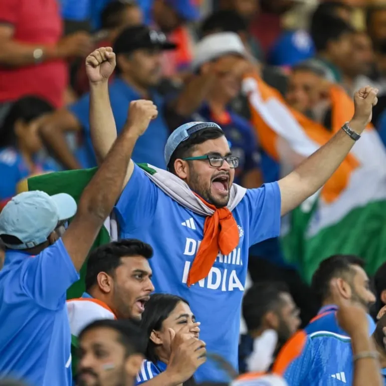 Nathani har följt det indiska cricketlaget över flera arenor i Asien [Courtesy of Piyush Nathani]