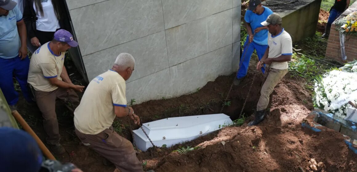Dödssiffran i brasilianska översvämningar stiger till 46 när räddningspersonal fortsätter sökandet

