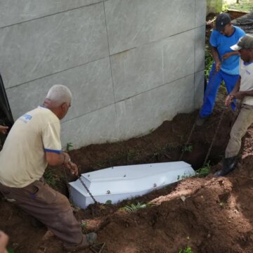 Dödssiffran i brasilianska översvämningar stiger till 46 när räddningspersonal fortsätter sökandet

