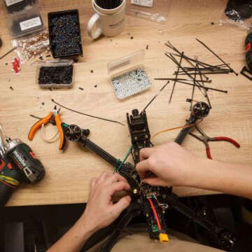 Är lasrar framtiden för anti-drönarkrigföring?

