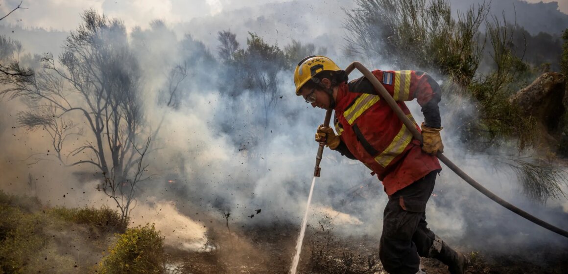 Åtstramning hindrar kampen mot skogsbränder i Argentinas Patagonien | Klimatnyheter
