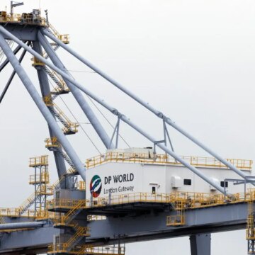 Den bästa kanadensiska pensionsfonden stoppar affärer med UAE-företag på grund av Epstein-band

