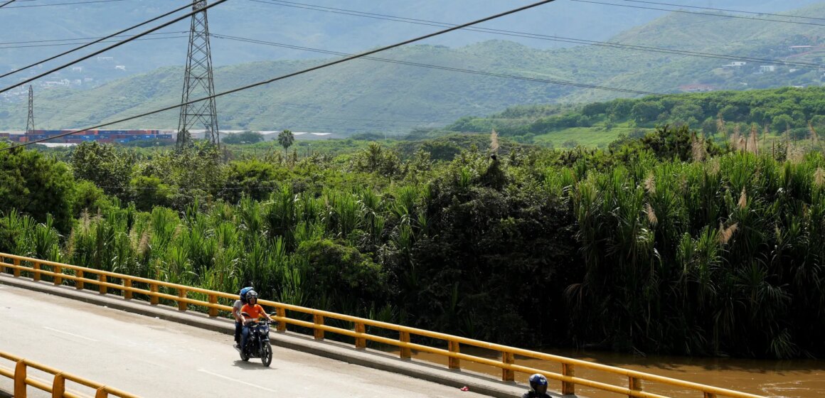Ecuador höjer tullarna på colombiansk import till 50 procent från och med den 1 mars

