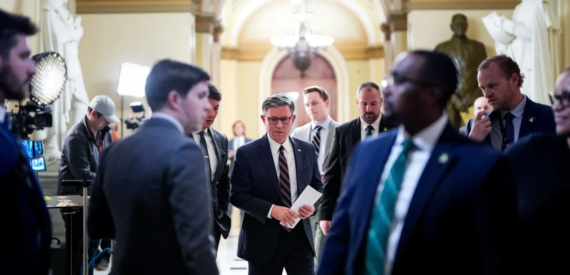 Genom att bryta med Trump röstar USA:s hus för att anta ett lagförslag som avslutar Kanadas tullar

