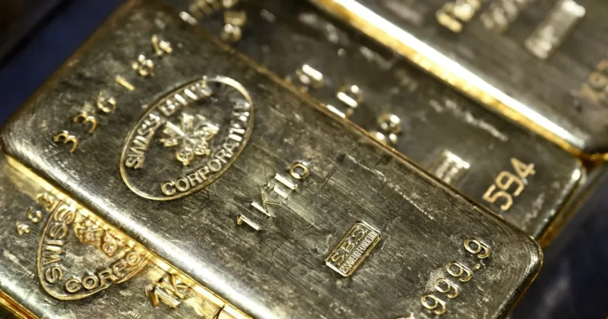 Guld stiger till över 5 500 dollar mitt i Irans spänningar, försvagar den amerikanska dollarn

