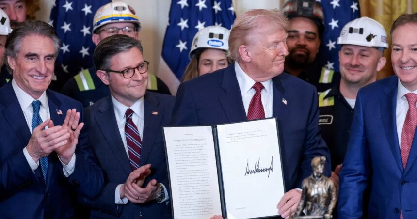 Trump beordrar Pentagon att köpa el som genereras av kol Trump beordrar Pentagon att köpa el som genereras av kol