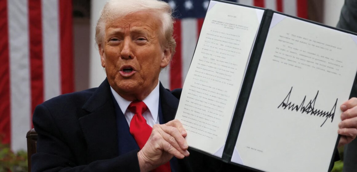 Trump tullkaos: Vad betyder 15 % avgift för handelsavtal som USA undertecknade?

