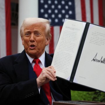 Trump tullkaos: Vad betyder 15 % avgift för handelsavtal som USA undertecknade?

