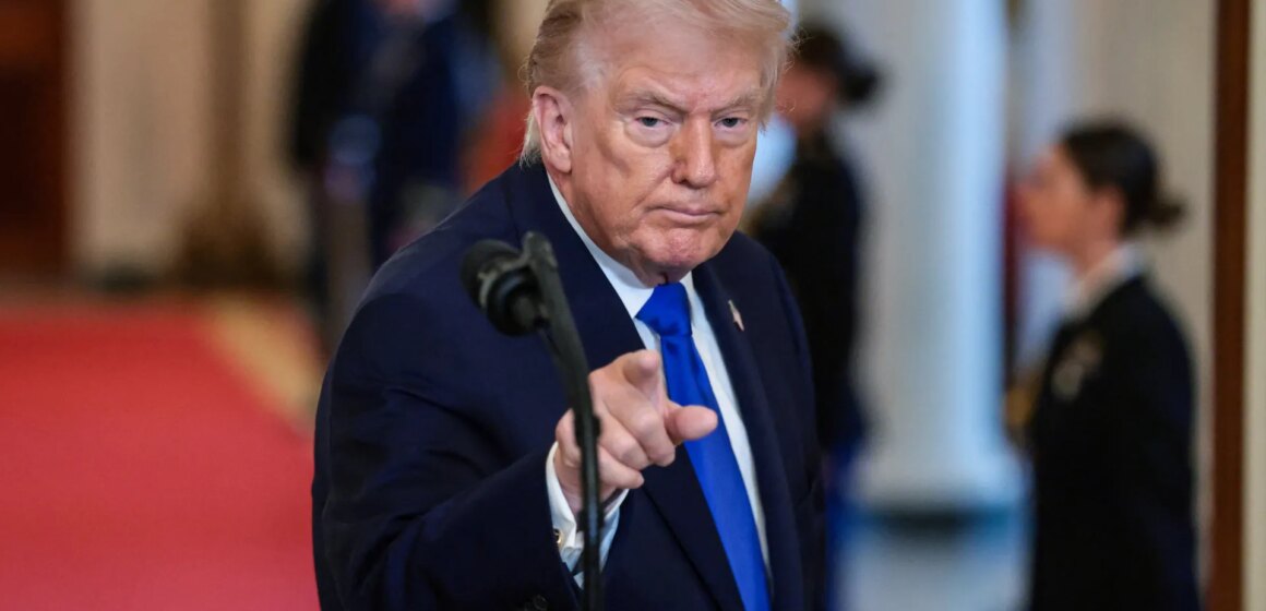 Trumps nya tullhot utlöser ekonomisk osäkerhet; handelsavtal stannar

