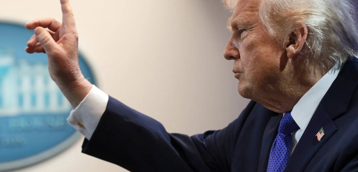 Världen reagerar när USA:s högsta domstol begränsar Trumps tullbefogenheter

