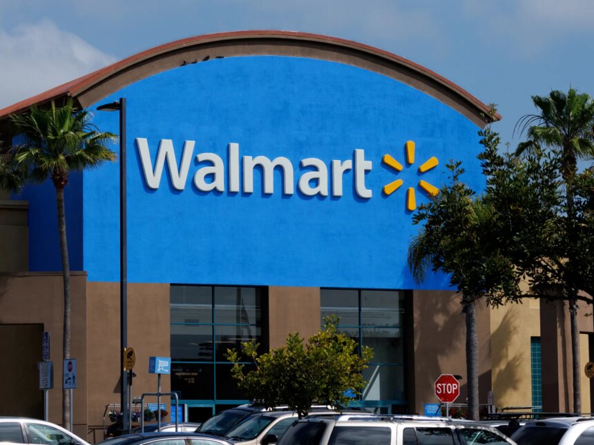 Walmart når marknadsvärdet för biljoner dollar för första gången

