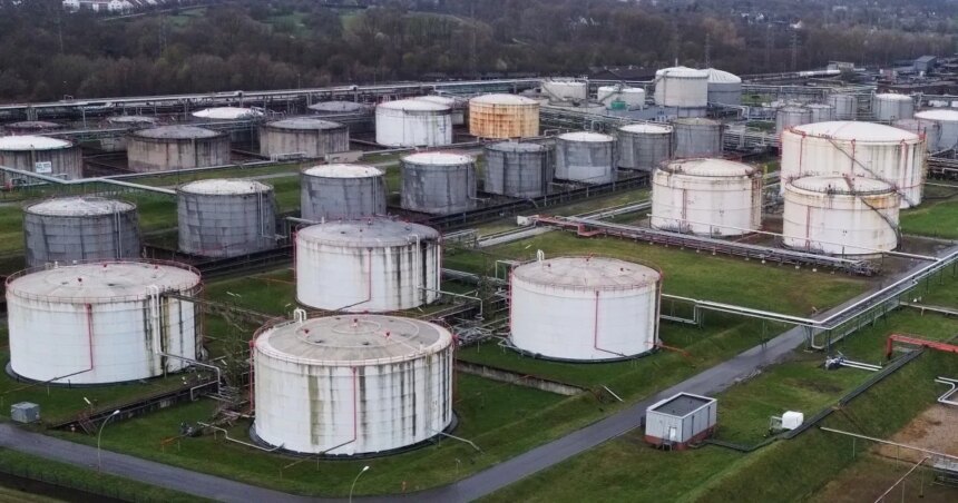 Varför ett historiskt frisläppande av oljereserver kanske inte tämjer stigande priser

