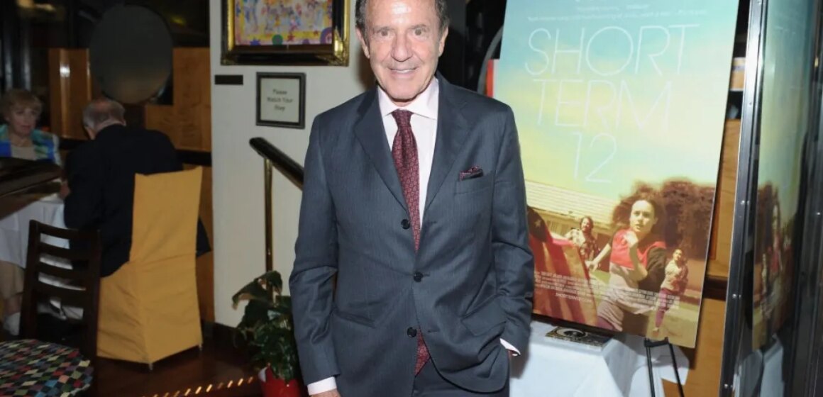 Epstein uppmanade mediemogulen att ge upp kontrollen över ärenden, med Epstein uppmanade mediemogulen att ge upp kontrollen över ärenden, med hänvisning till hälsa