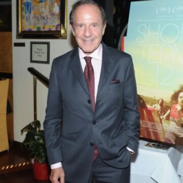 Epstein uppmanade mediemogulen att ge upp kontrollen över ärenden, med Epstein uppmanade mediemogulen att ge upp kontrollen över ärenden, med hänvisning till hälsa