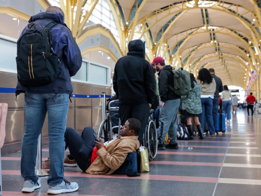 Varför US Homeland Securitys avstängning ökar rädslan för flygplatsförseningar

