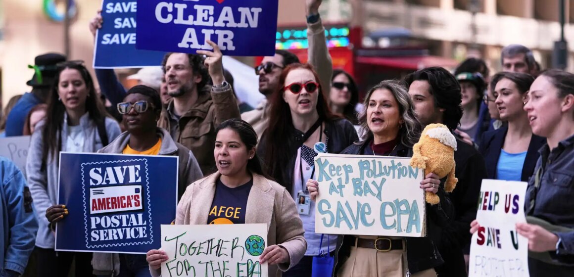 Amerikanska stater lämnar in stämningsansökan som utmanar Trumps återkallande av klimatfynd

