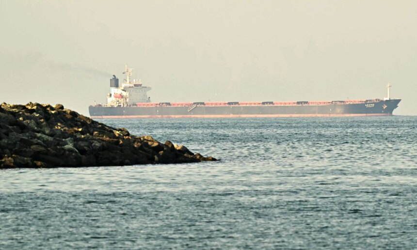 Iran tillåter fler fartyg genom Hormuzsundet, tyder data på

