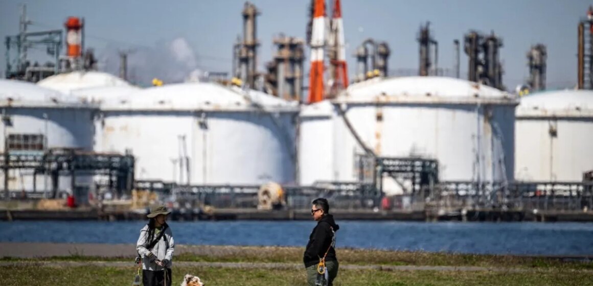 Japan börjar frigöra oljereserver när kriget i Iran utlöser en energikris

