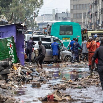 Minst 42 människor dödades under dagar av översvämningar i Kenya

