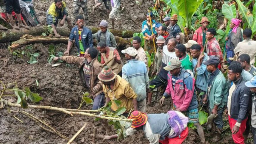 Minst 64 dödade, dussintals rapporterade saknade i Etiopiens jordskred, översvämningar

