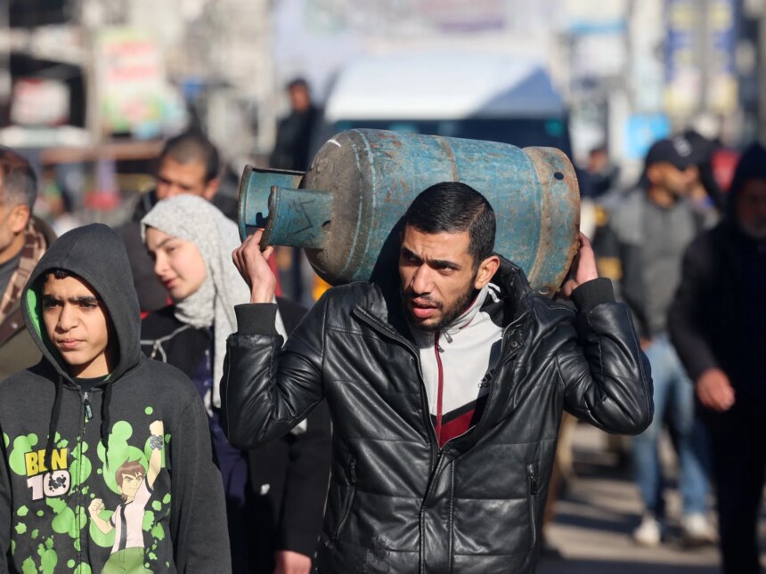Palestinierna kämpar när Gaza lider av allvarlig bränsle- och gasbrist

