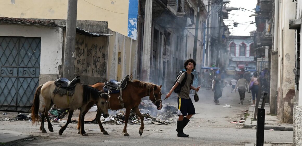 Protester bryter ut på Kuba när USA:s restriktioner utlöser mat, energibrist

