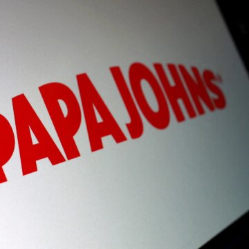 Qatari-stödd fond erbjuder 1,5 miljarder dollar till pizzajätten Papa John's: Report

