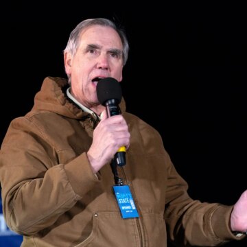 Senatorer föreslår ett förbud mot amerikanska regeringstjänstemän att göra förutspådd marknadshandel

