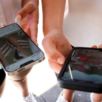 Sociala medier gör unga mindre glada, konstaterar rapporten

