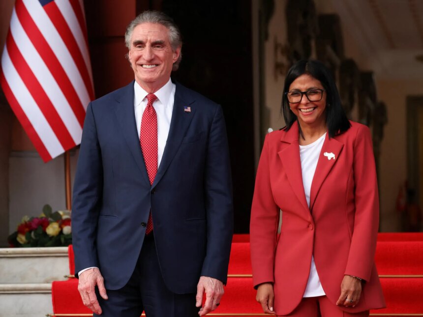 Venezuelas president lovar att reformera gruvdrift efter besök från USA:s regeringsmedlem

