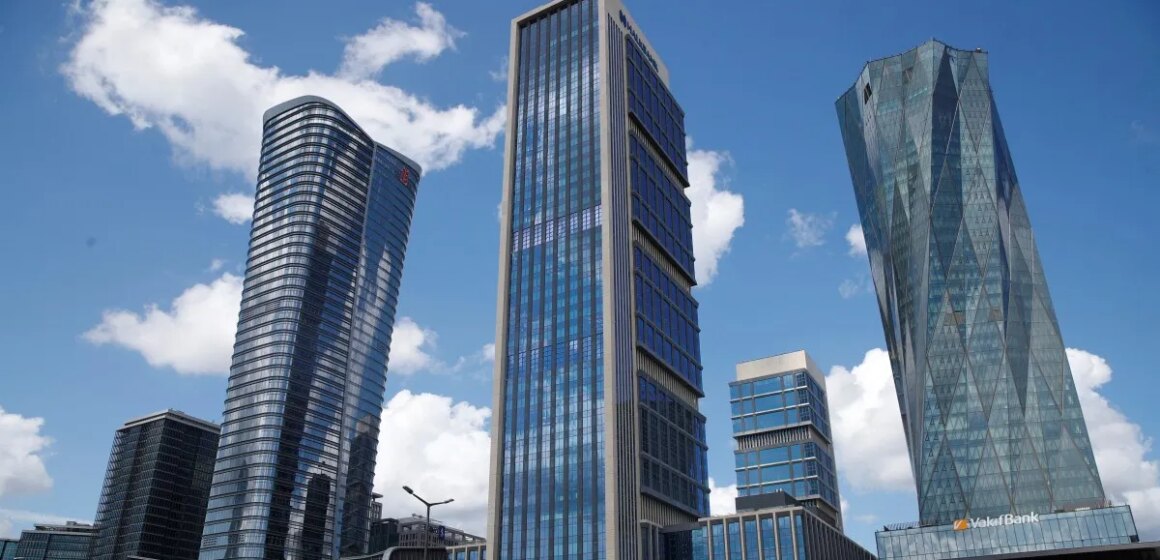 Turkiye uppvaktar investerare mitt i Irans krigsnedfall i Gulfstaternas ekonomier

