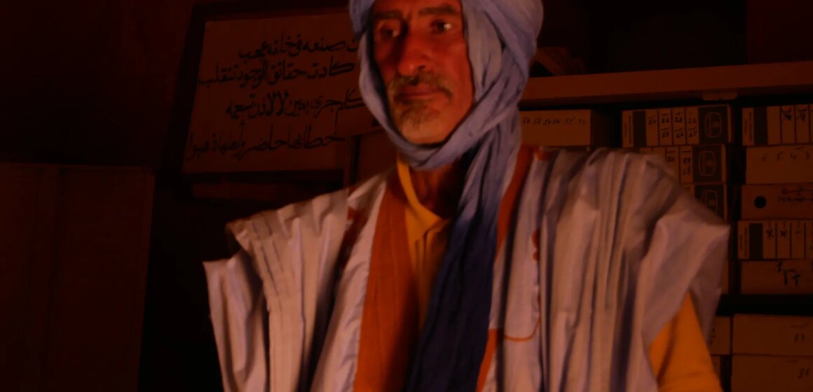 "Jag måste skydda dem": Mannen som vaktar Mauretaniens sällsynta islamiska böcker

