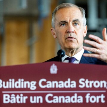 Carney "stark" i år ett, måste nu infria löften i Kanada

