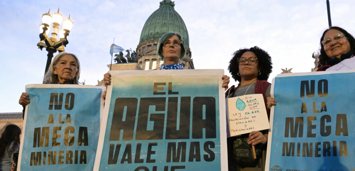 Argentinas parlamentsledamöter godkänner lagförslaget som tillåter gruvdrift i glaciärer

