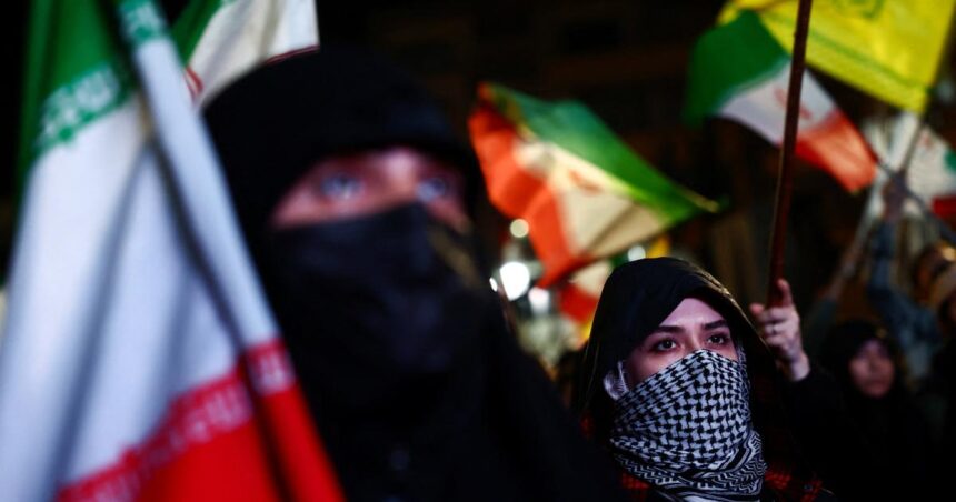 Hur kriget räddade den iranska regimen
