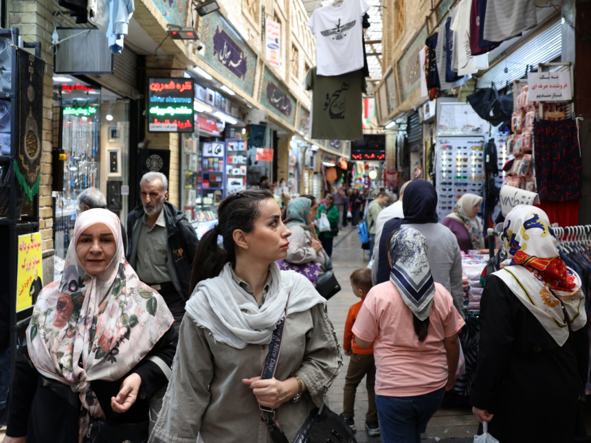 Iran flyttar ekonomiskt fokus till väsentligheter under krigsosäkerhet

