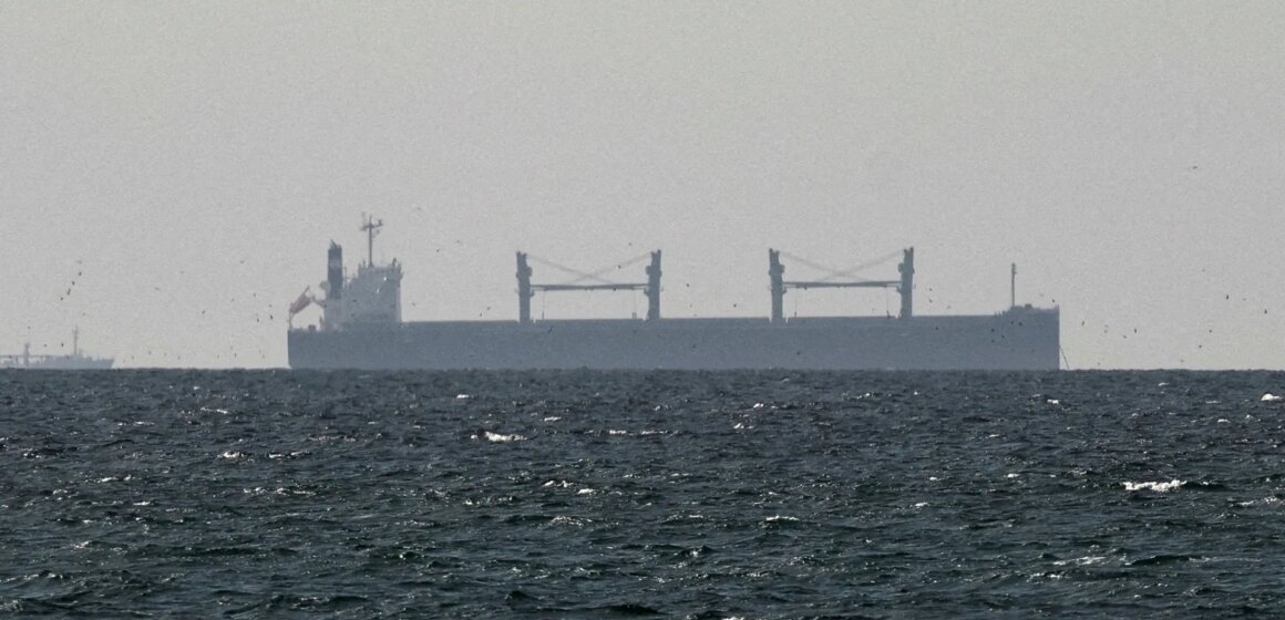 Iran säger att irakiska fartyg kan passera Hormuzsundet när transiterna ökar

