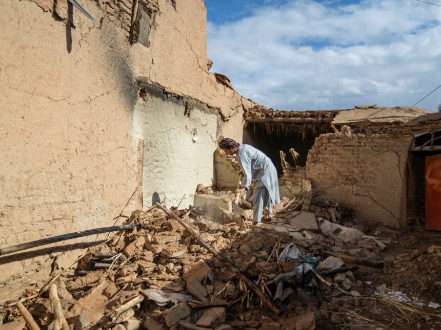 Jordbävningen i Afghanistan dödade åtta medlemmar av samma familj

