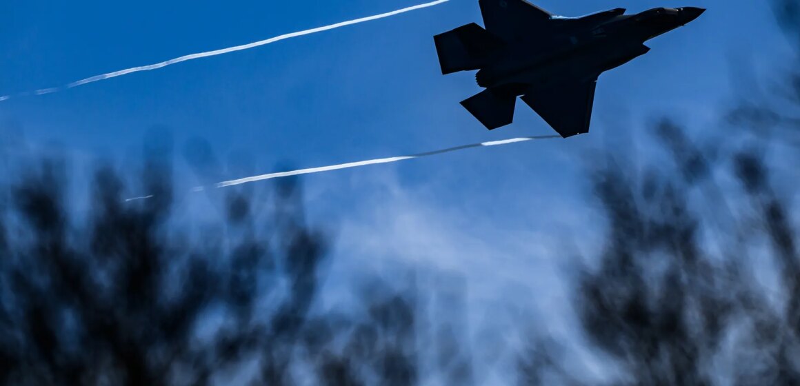 Krigsdriven efterfrågan ökar vinsten för vapen- och flygplanstillverkarna

