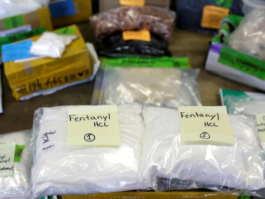 När fentanylkrisen utvecklas säger experter att USA fortfarande är "bakom åtta bollen"

