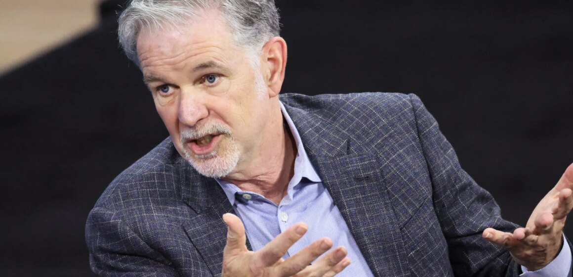 Netflix medgrundare Hastings avgår efter att ha förlorat Warner Bros-affären

