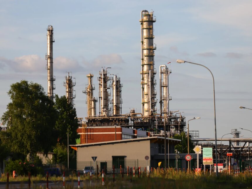 Ryssland säger att kommer att stoppa oljeflödet till Tyskland via Druzhba pipeline

