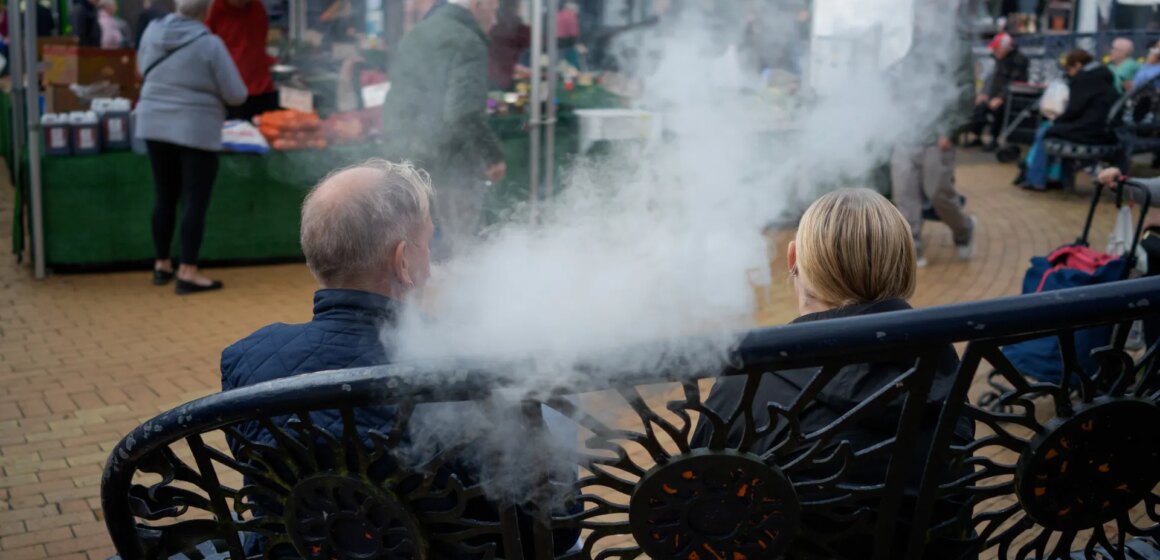 Storbritanniens lagförslag förbjuder alla födda efter 2008 att någonsin köpa tobak

