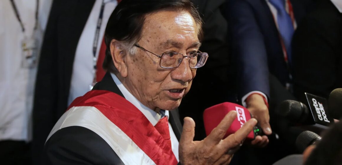 Toppministrar slutar efter att Perus president skjutit upp affären med F-16 stridsflygplan

