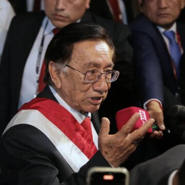 Toppministrar slutar efter att Perus president skjutit upp affären med F-16 stridsflygplan

