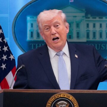 Trump hotar med 50-procentiga tullar på länder som förser Iran med vapen

