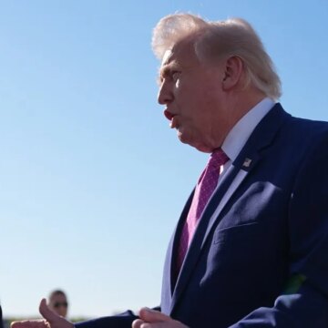 Trump säger att Hormuzsundet ska öppnas igen "snart" när USA och Iran inleder förhandlingar

