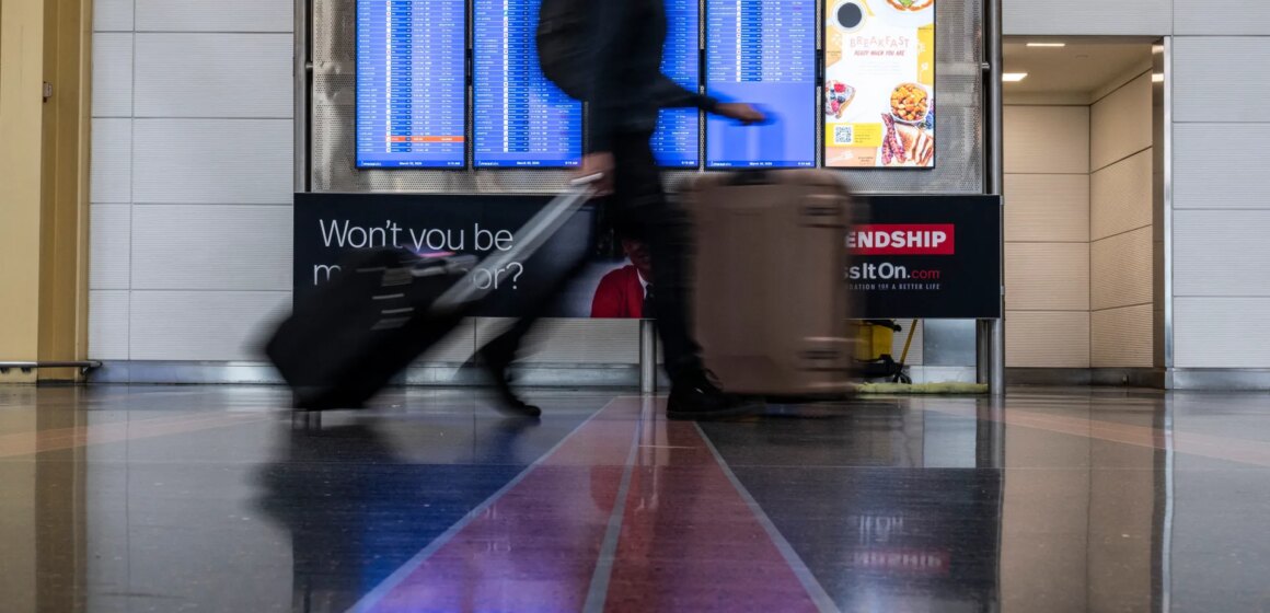 USA:s hemvärnsavstängning för att sträcka på sig, trots att senaten godkände finansiering

