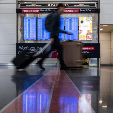 USA:s hemvärnsavstängning för att sträcka på sig, trots att senaten godkände finansiering

