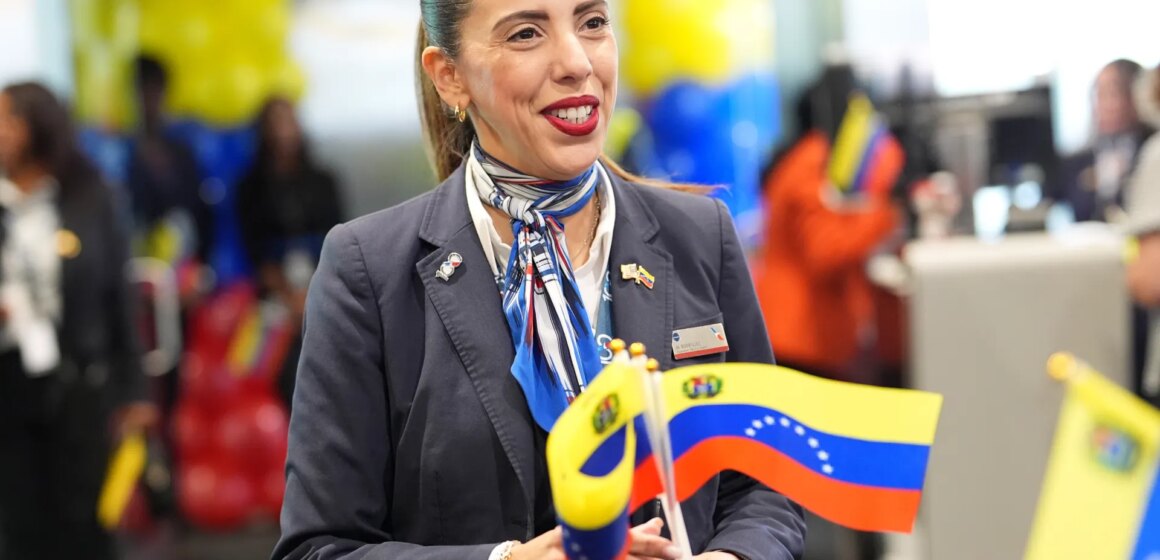 Första flyget USA-Venezuela landar i Caracas efter sju års avstängning

